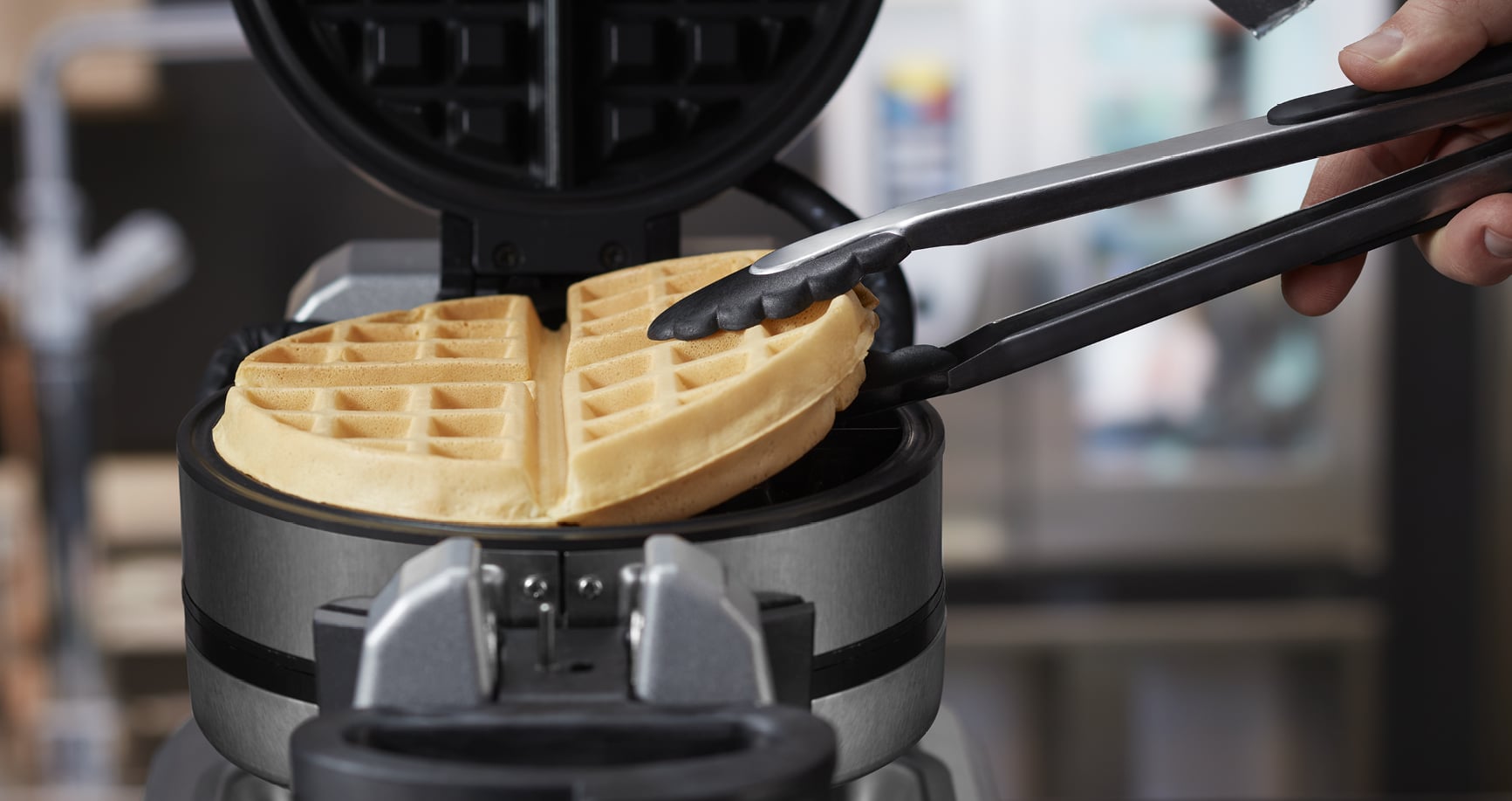 220-240 Volts Waffle Pancake Makers WANWAWW150EEXINT - Waring